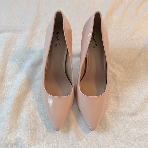 Nude stiletto heels - Picture 1 of 4